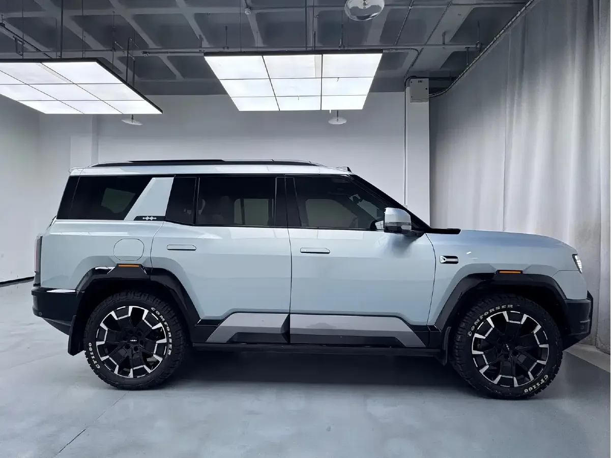 2025 FangChengBao Bao 8 2.0T 245HP L4 E-CVT PHEV 36.8KWH,autocango,china used car exporter,china ev exporter,chinese used car exporter,chinese used ev exporter