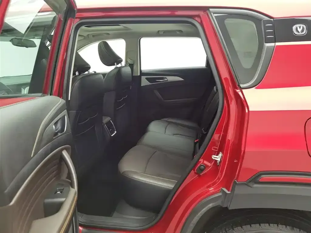 2019 ChangAn CS35 Plus 1.6L 128HP L4 6AT,autocango,china used car exporter,china ev exporter,chinese used car exporter,chinese used ev exporter