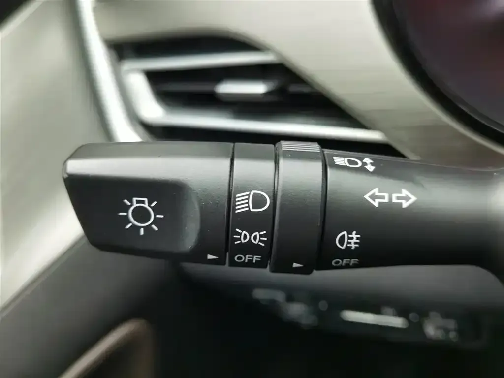 2019 ChangAn CS35 Plus 1.6L 128HP L4 6AT,autocango,china used car exporter,china ev exporter,chinese used car exporter,chinese used ev exporter