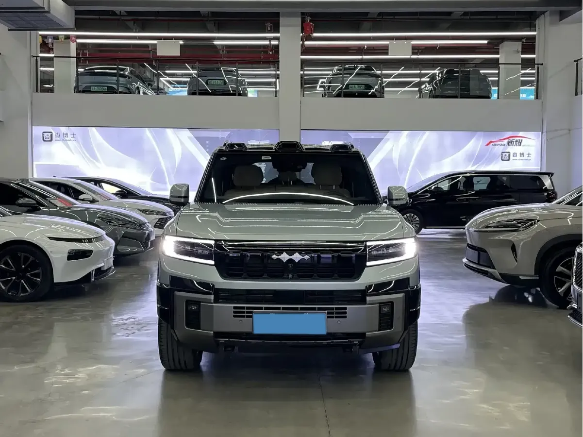 2025 FangChengBao Bao 8 2.0T 245HP L4 E-CVT PHEV 36.8KWH,autocango,china used car exporter,china ev exporter,chinese used car exporter,chinese used ev exporter