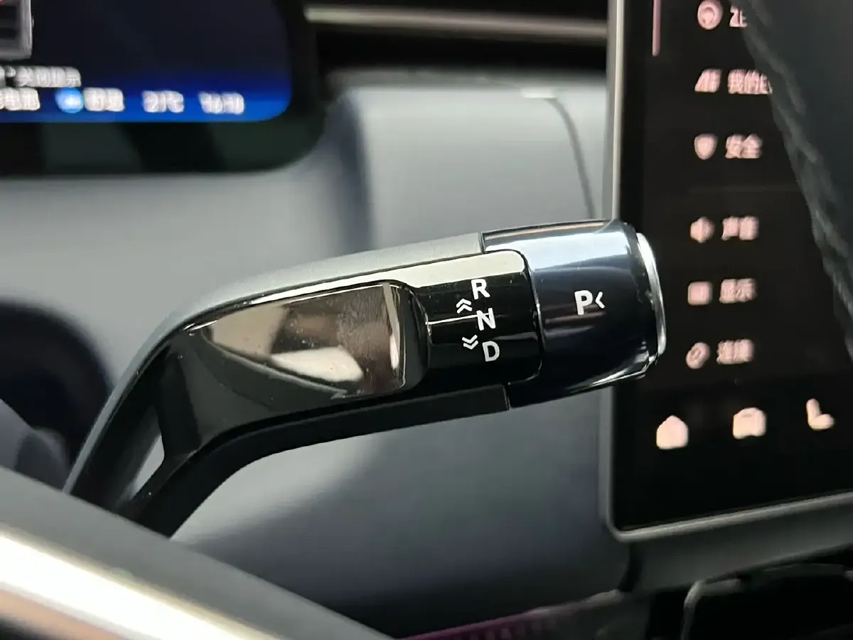 2025 Zeekr 9X 2.0T 279HP L4 1DHT PHEV,autocango,china used car exporter,china ev exporter,chinese used car exporter,chinese used ev exporter