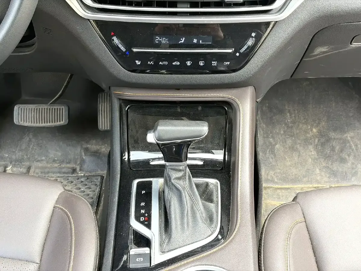 2019 ChangAn CS35 Plus 1.6L 128HP L4 6AT,autocango,china used car exporter,china ev exporter,chinese used car exporter,chinese used ev exporter