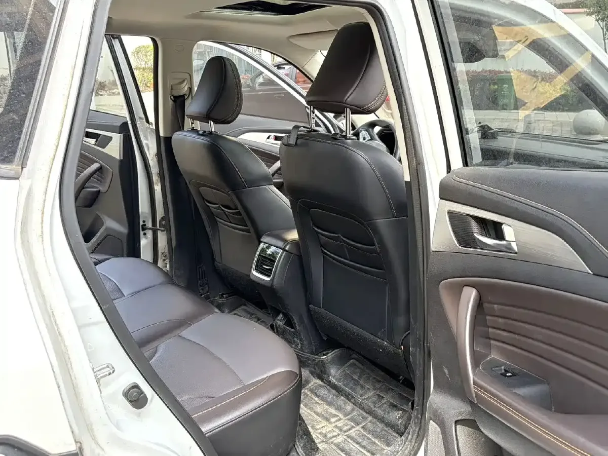 2019 ChangAn CS35 Plus 1.6L 128HP L4 6AT,autocango,china used car exporter,china ev exporter,chinese used car exporter,chinese used ev exporter