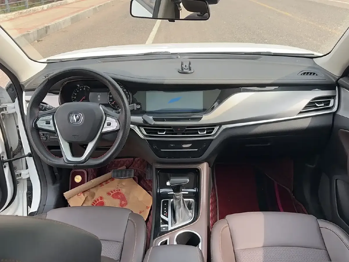 2019 ChangAn CS35 Plus 1.6L 128HP L4 6AT,autocango,china used car exporter,china ev exporter,chinese used car exporter,chinese used ev exporter