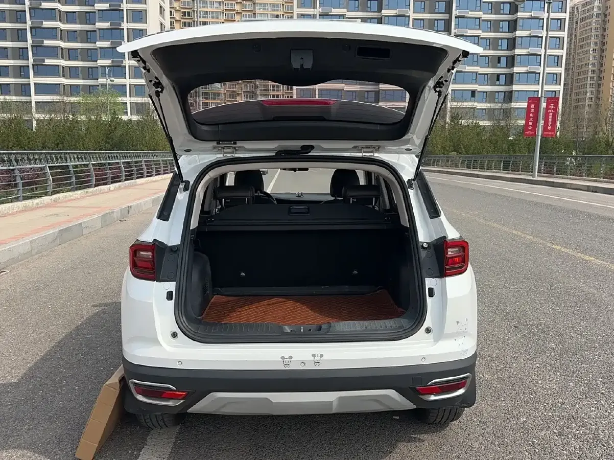 2019 ChangAn CS35 Plus 1.6L 128HP L4 6AT,autocango,china used car exporter,china ev exporter,chinese used car exporter,chinese used ev exporter