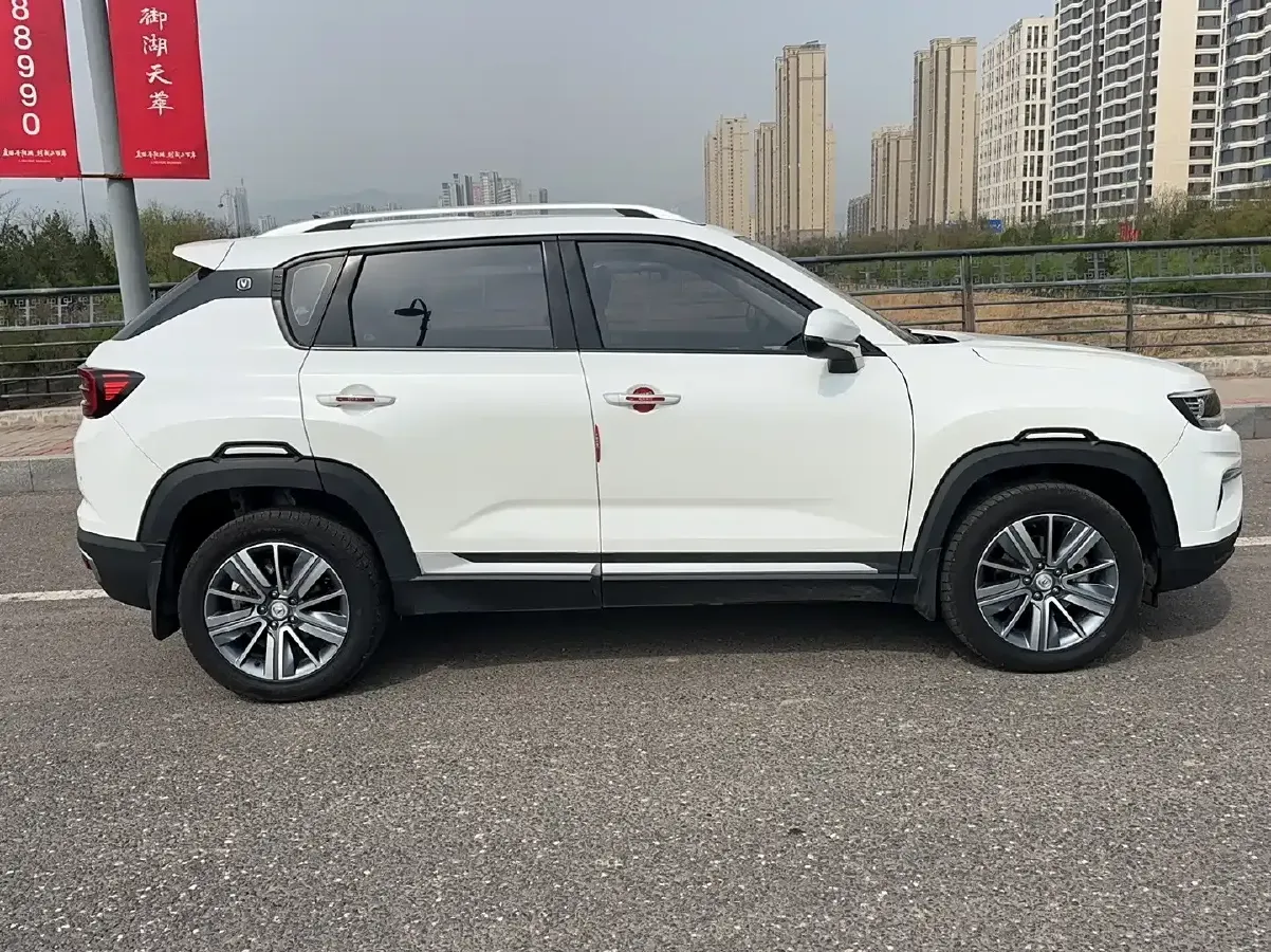 2019 ChangAn CS35 Plus 1.6L 128HP L4 6AT,autocango,china used car exporter,china ev exporter,chinese used car exporter,chinese used ev exporter