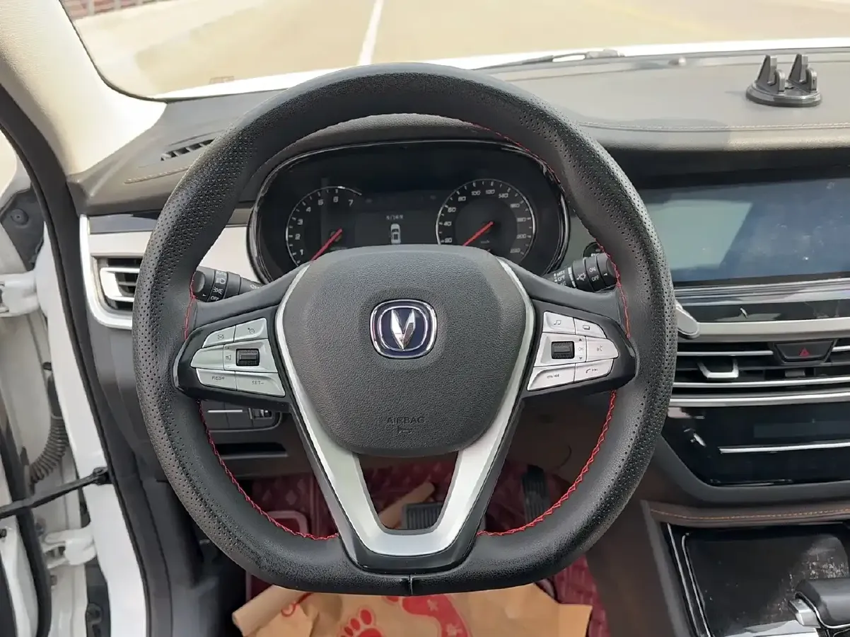 2019 ChangAn CS35 Plus 1.6L 128HP L4 6AT,autocango,china used car exporter,china ev exporter,chinese used car exporter,chinese used ev exporter