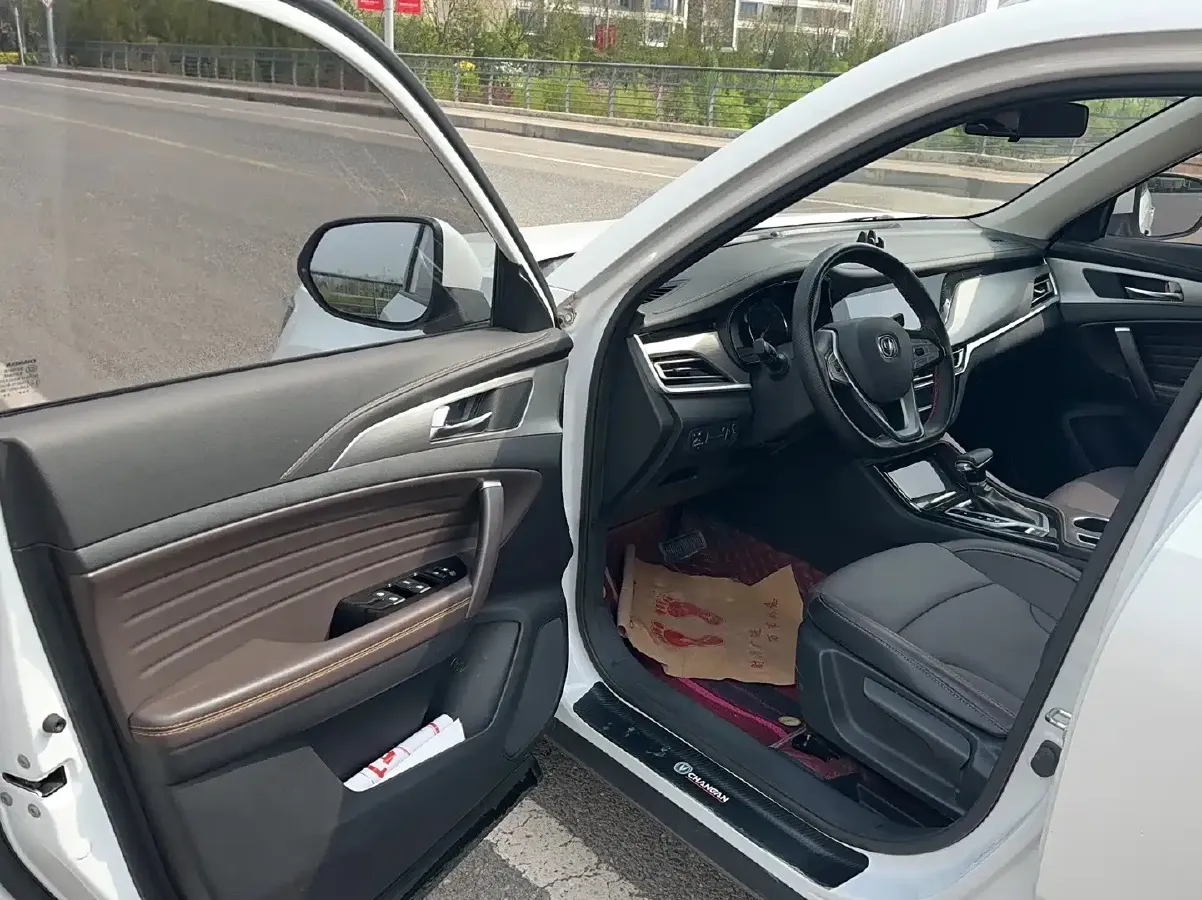 2019 ChangAn CS35 Plus 1.6L 128HP L4 6AT,autocango,china used car exporter,china ev exporter,chinese used car exporter,chinese used ev exporter