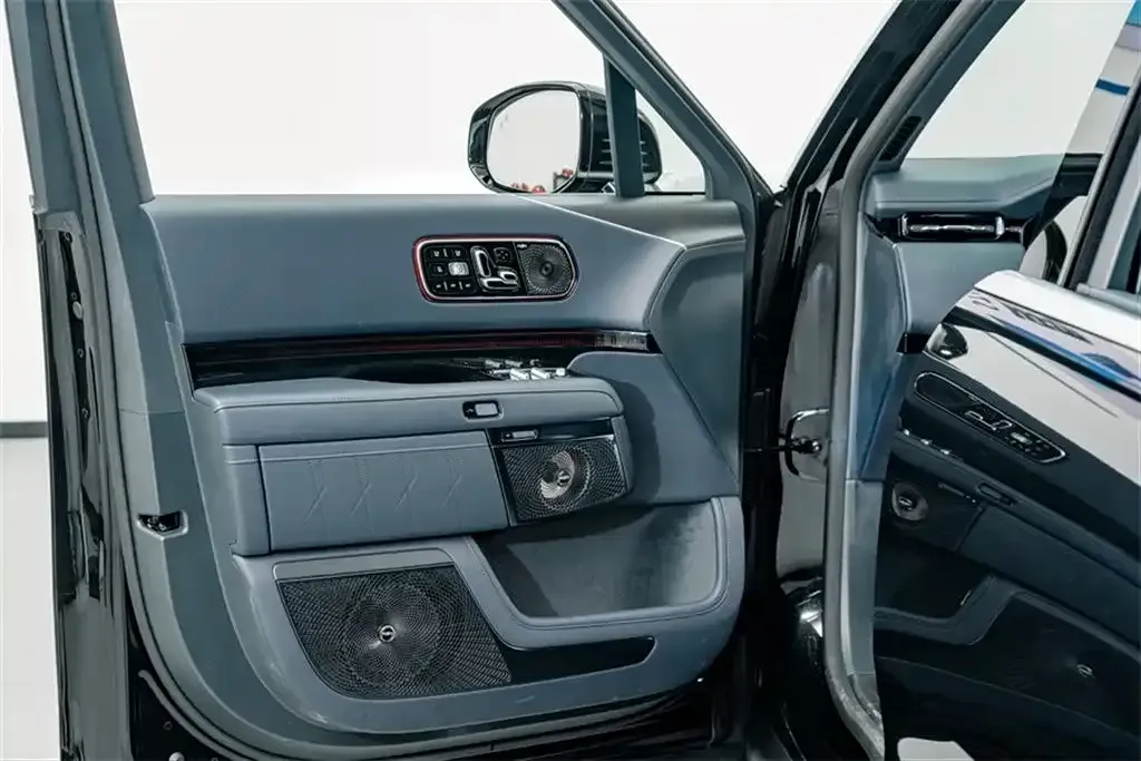 2025 Zeekr 9X 2.0T 279HP L4 1DHT PHEV,autocango,china used car exporter,china ev exporter,chinese used car exporter,chinese used ev exporter