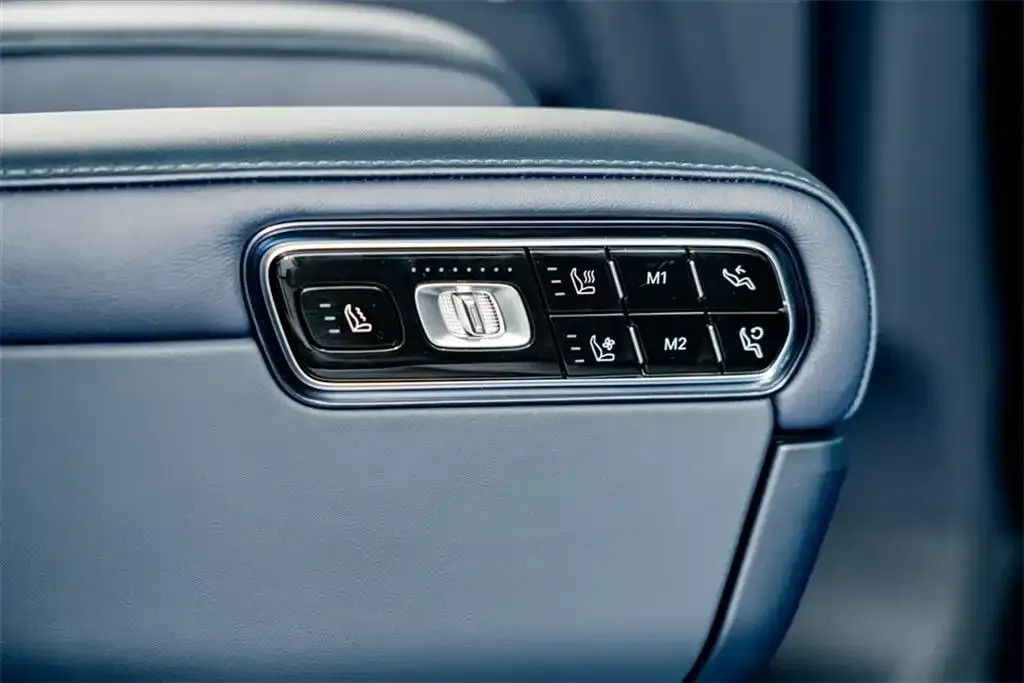 2025 Zeekr 9X 2.0T 279HP L4 1DHT PHEV,autocango,china used car exporter,china ev exporter,chinese used car exporter,chinese used ev exporter