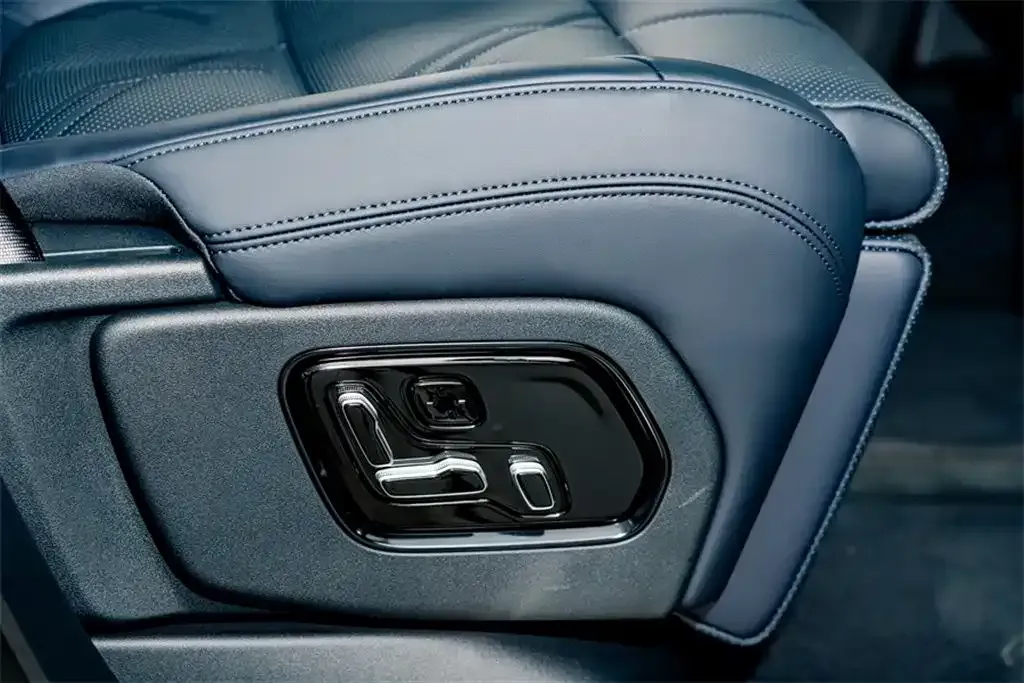 2025 Zeekr 9X 2.0T 279HP L4 1DHT PHEV,autocango,china used car exporter,china ev exporter,chinese used car exporter,chinese used ev exporter