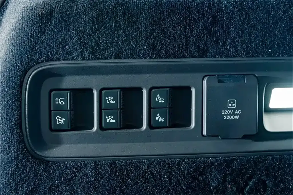 2025 Zeekr 9X 2.0T 279HP L4 1DHT PHEV,autocango,china used car exporter,china ev exporter,chinese used car exporter,chinese used ev exporter