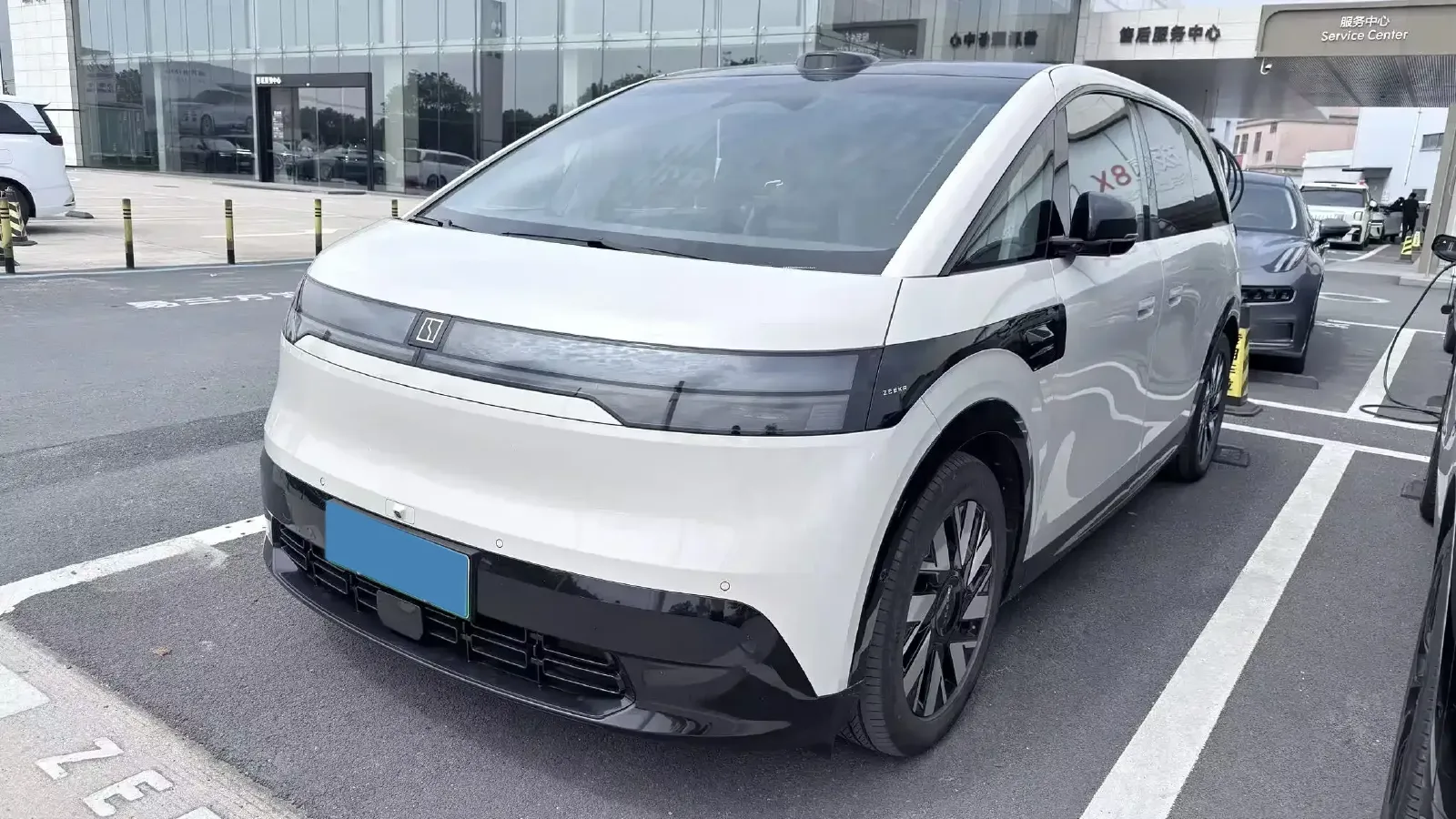 2025 Zeekr MIX BEV 102KWH,autocango,china used car exporter,china ev exporter,chinese used car exporter,chinese used ev exporter
