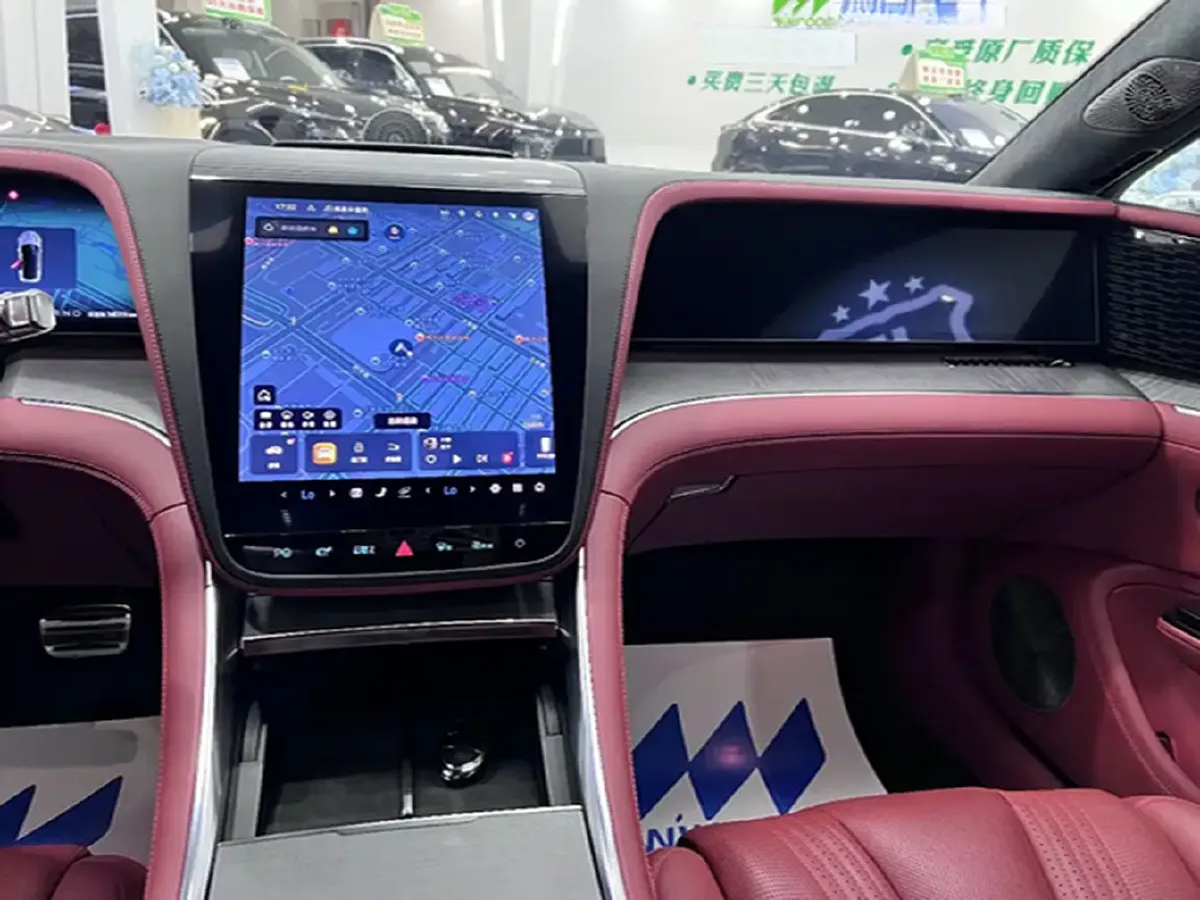 2025 YangWang U7 2.0T 245HP H4 E-CVT PHEV,autocango,china used car exporter,china ev exporter,chinese used car exporter,chinese used ev exporter