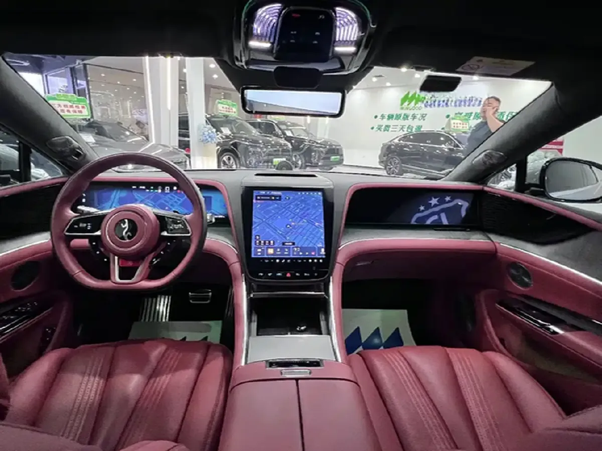 2025 YangWang U7 2.0T 245HP H4 E-CVT PHEV,autocango,china used car exporter,china ev exporter,chinese used car exporter,chinese used ev exporter