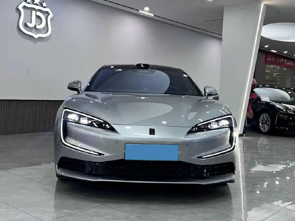 2025 YangWang U7 2.0T 245HP H4 E-CVT PHEV,autocango,china used car exporter,china ev exporter,chinese used car exporter,chinese used ev exporter
