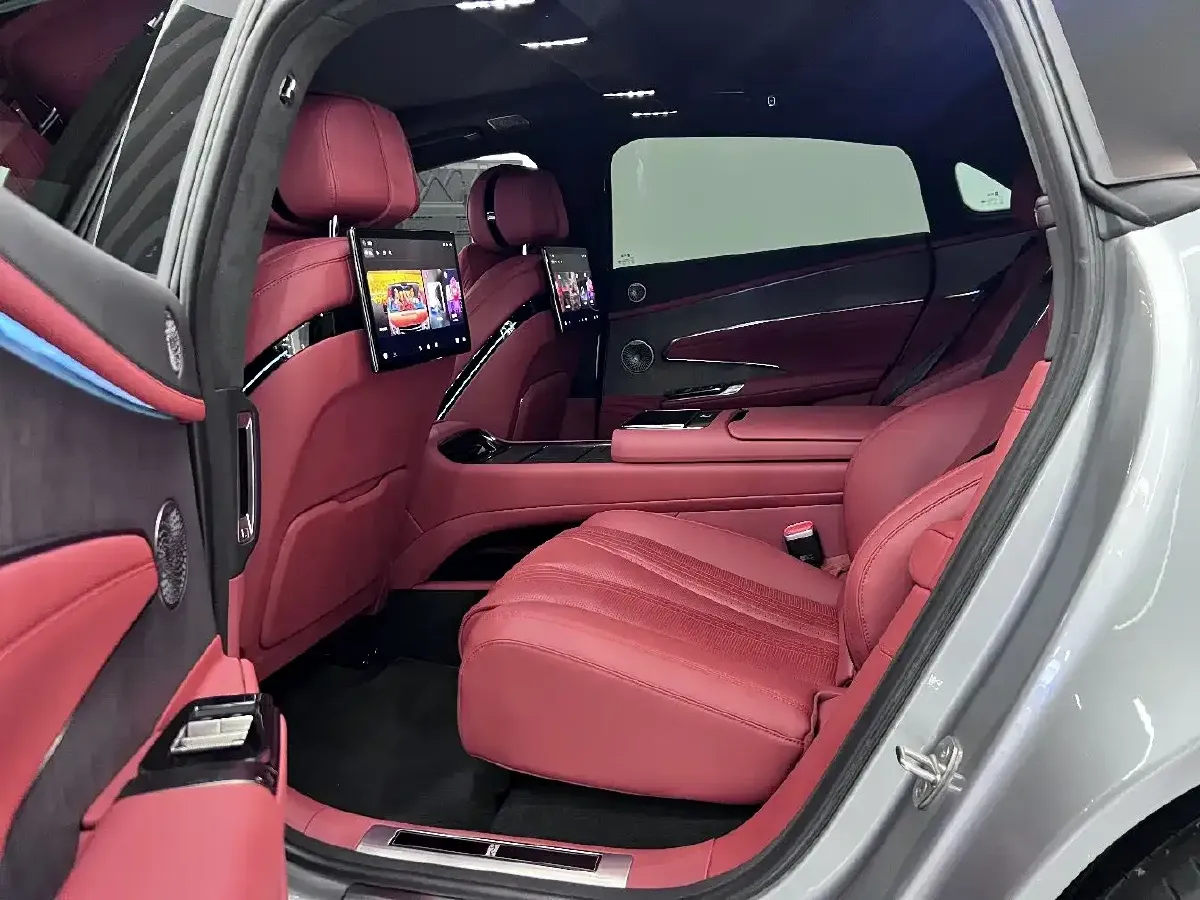 2025 YangWang U7 2.0T 245HP H4 E-CVT PHEV,autocango,china used car exporter,china ev exporter,chinese used car exporter,chinese used ev exporter