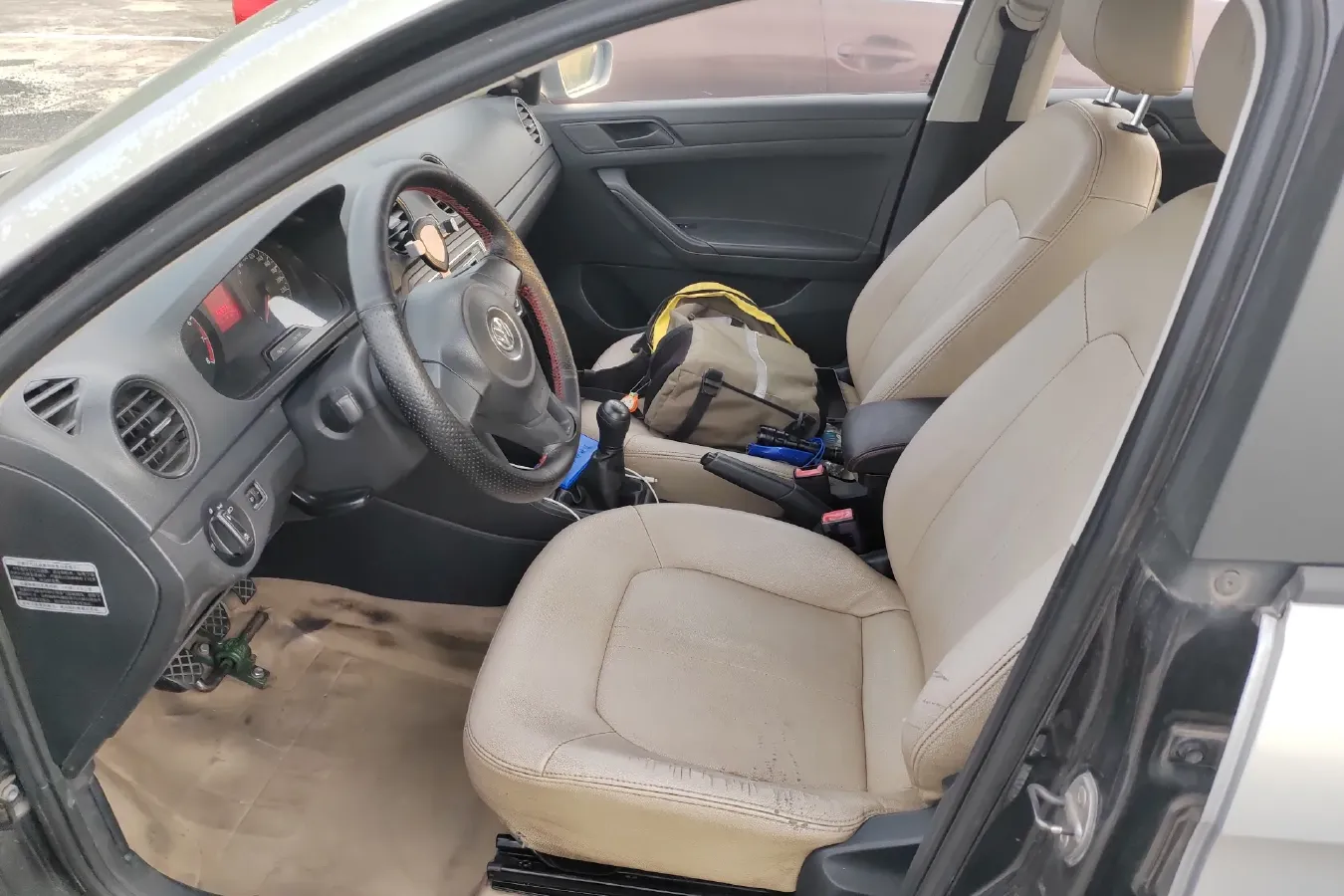 2013 Volkswagen Jetta 1.6L 110HP L4 5MT,autocango,china used car exporter,china ev exporter,chinese used car exporter,chinese used ev exporter