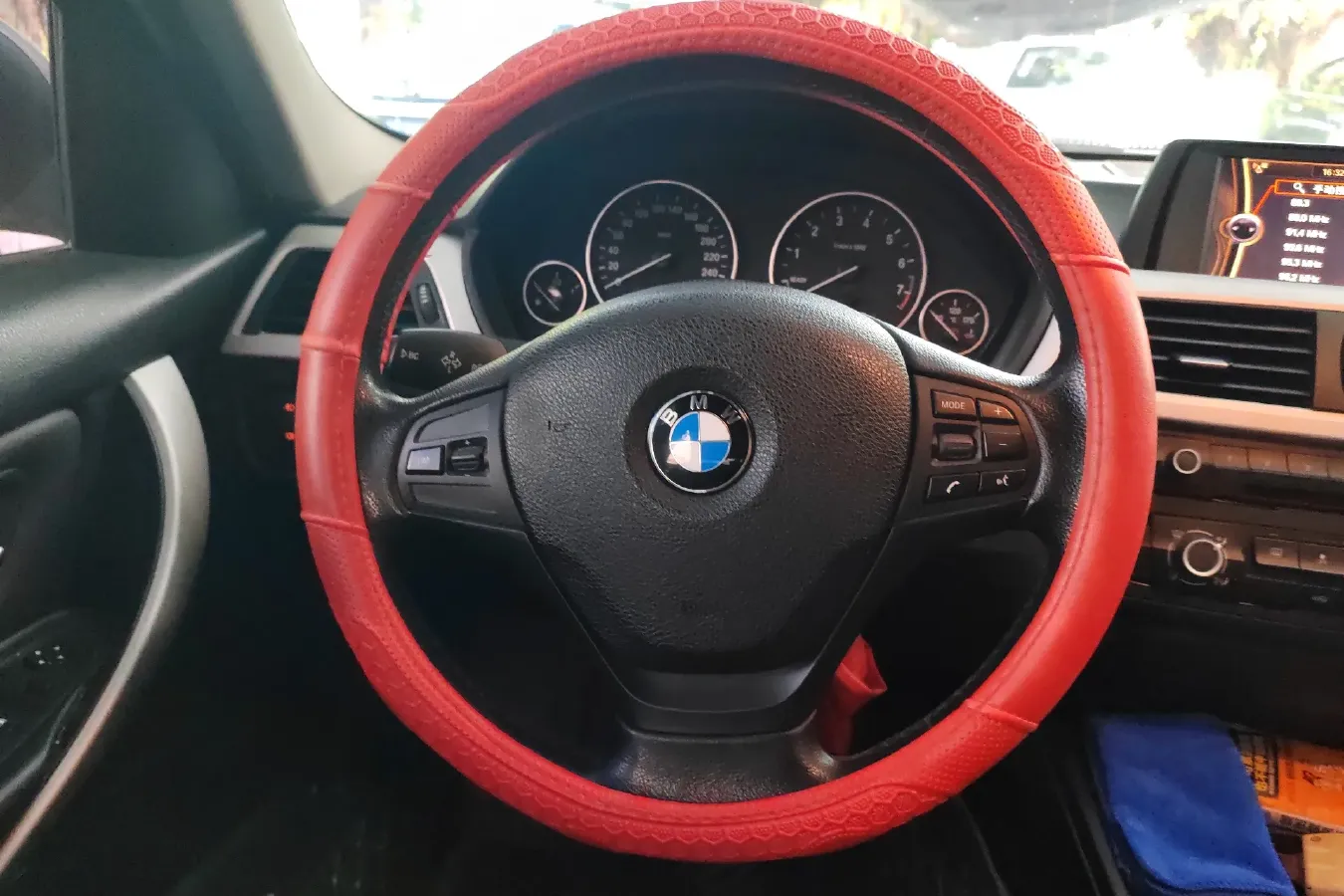 2013 BMW 3 Series 2.0T 184HP L4 8AT,autocango,china used car exporter,china ev exporter,chinese used car exporter,chinese used ev exporter