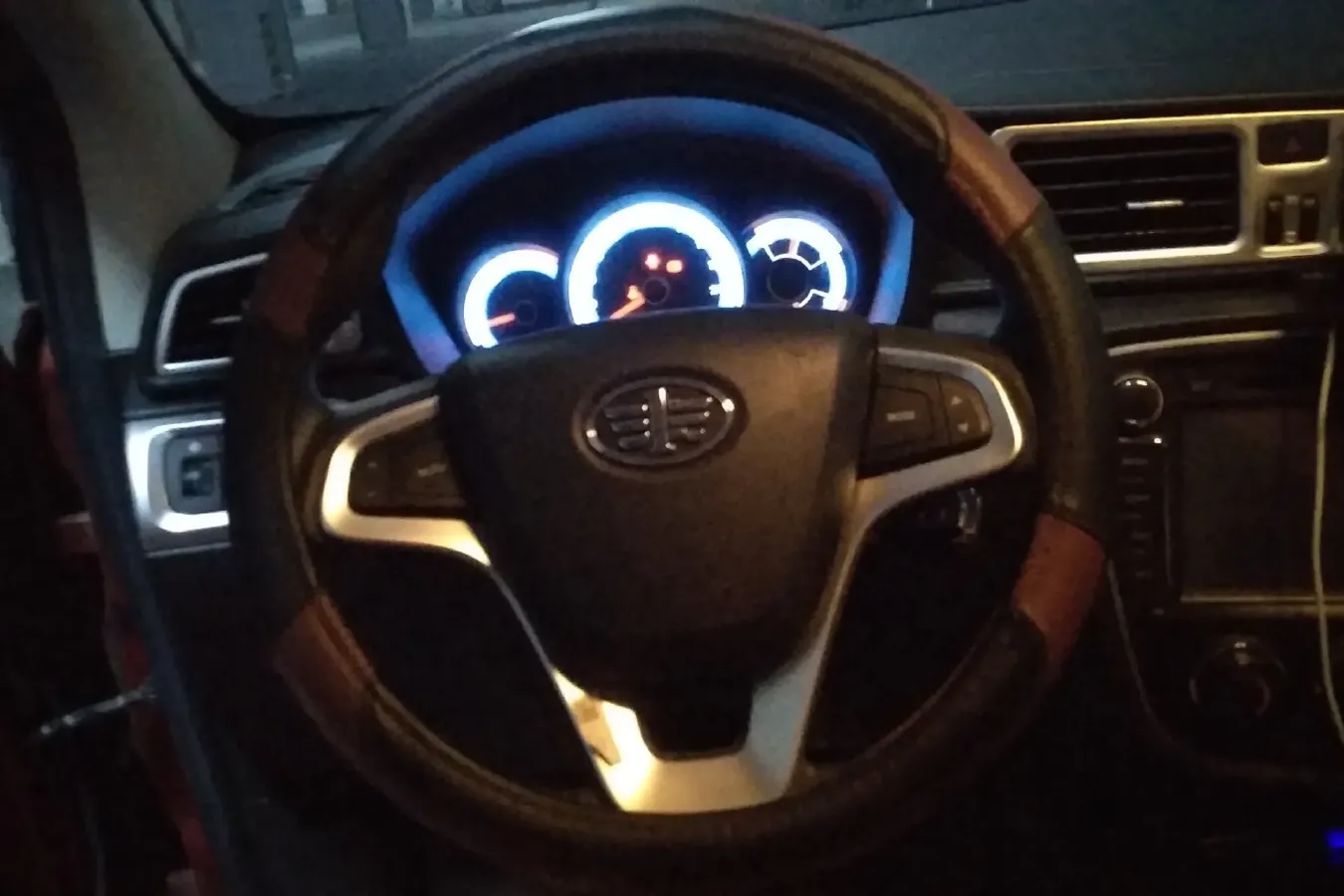 2015 FAW Jumpal D60 1.5L 102HP L4 5MT,autocango,china used car exporter,china ev exporter,chinese used car exporter,chinese used ev exporter