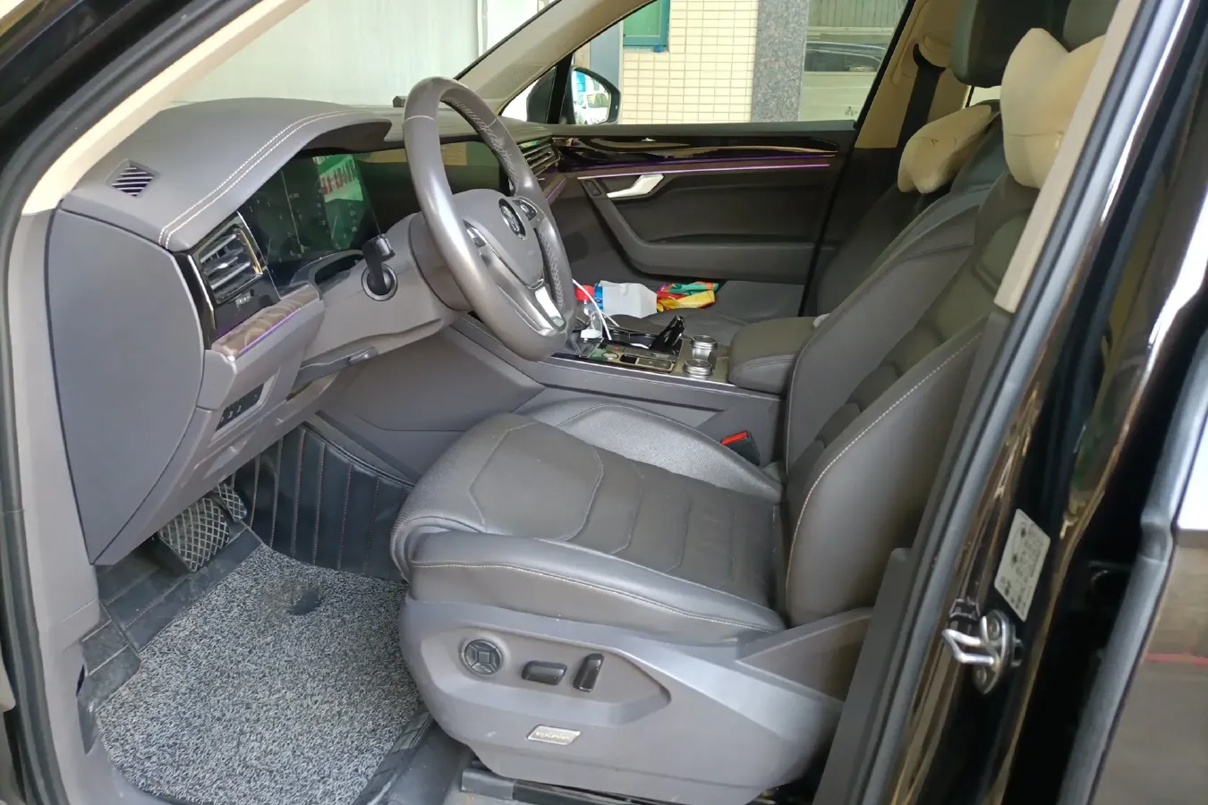 2019 Volkswagen Touareg 3.0T 340HP V6 8AT,autocango,china used car exporter,china ev exporter,chinese used car exporter,chinese used ev exporter