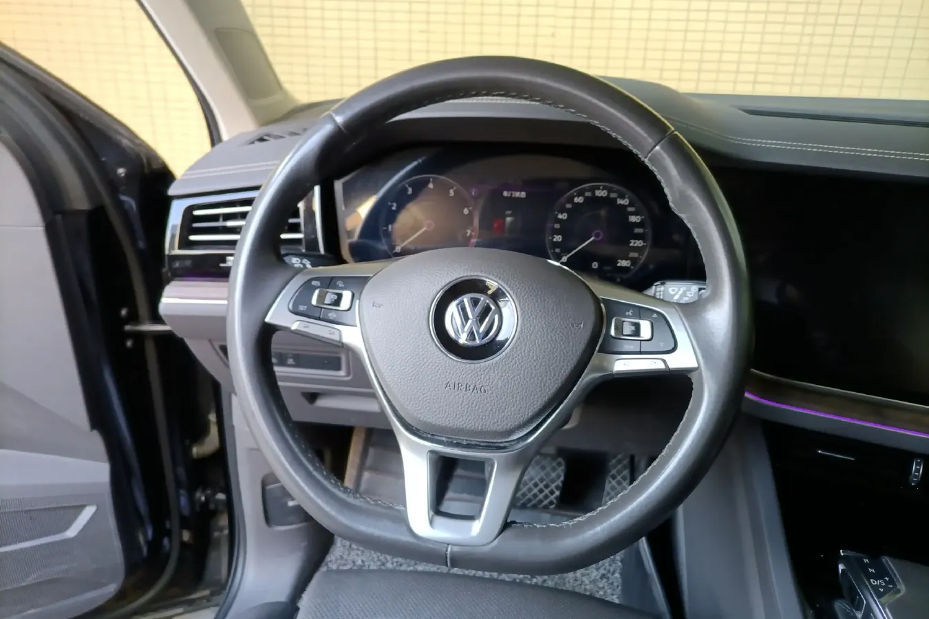 2019 Volkswagen Touareg 3.0T 340HP V6 8AT,autocango,china used car exporter,china ev exporter,chinese used car exporter,chinese used ev exporter