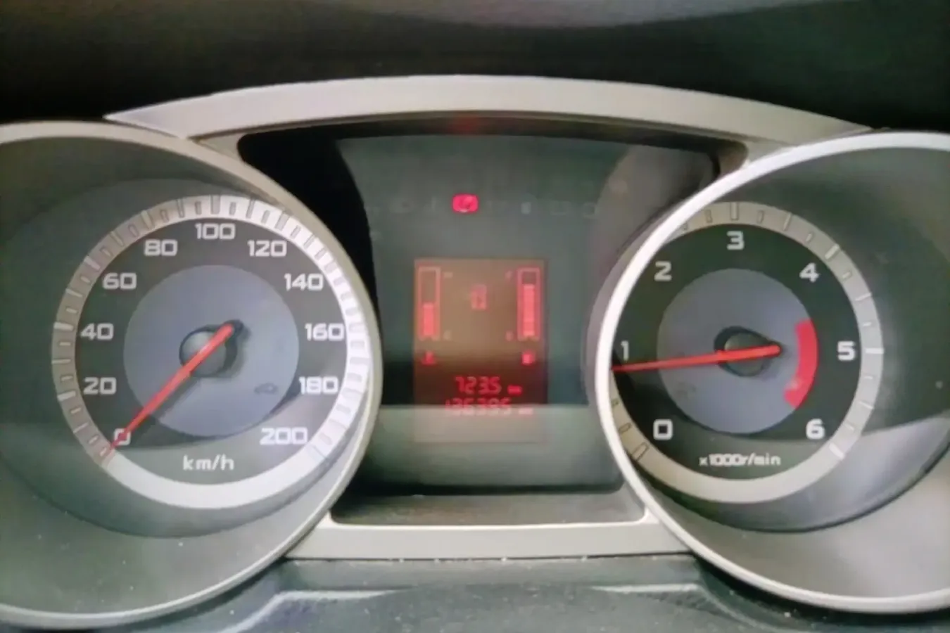 2012 Landwind X8 2.0T 122HP L4 5MT,autocango,china used car exporter,china ev exporter,chinese used car exporter,chinese used ev exporter