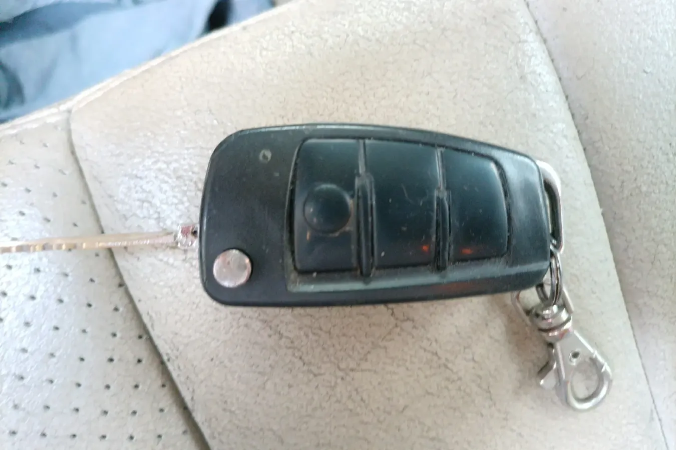 2012 Landwind X8 2.0T 122HP L4 5MT,autocango,china used car exporter,china ev exporter,chinese used car exporter,chinese used ev exporter