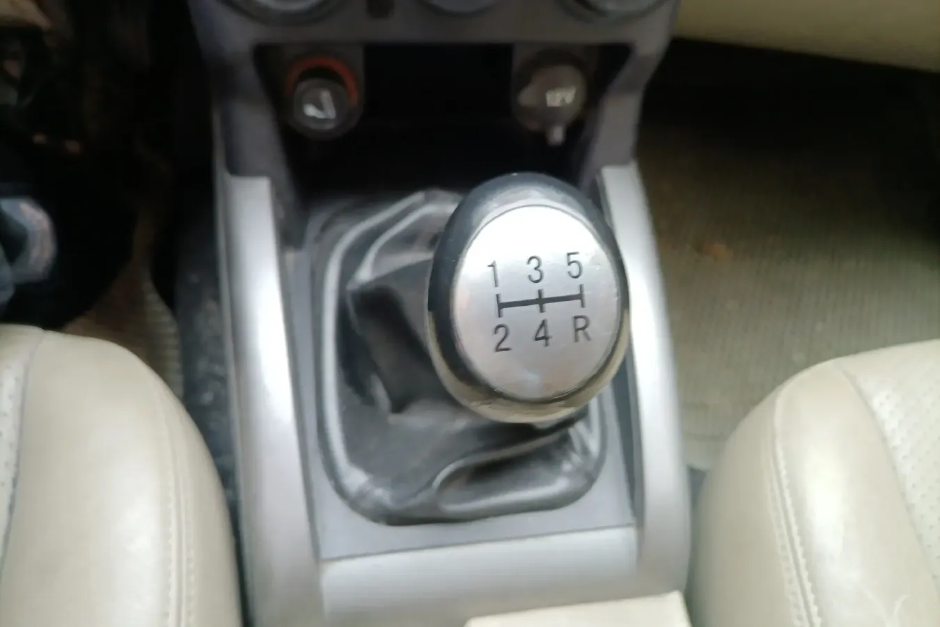 2012 Landwind X8 2.0T 122HP L4 5MT,autocango,china used car exporter,china ev exporter,chinese used car exporter,chinese used ev exporter