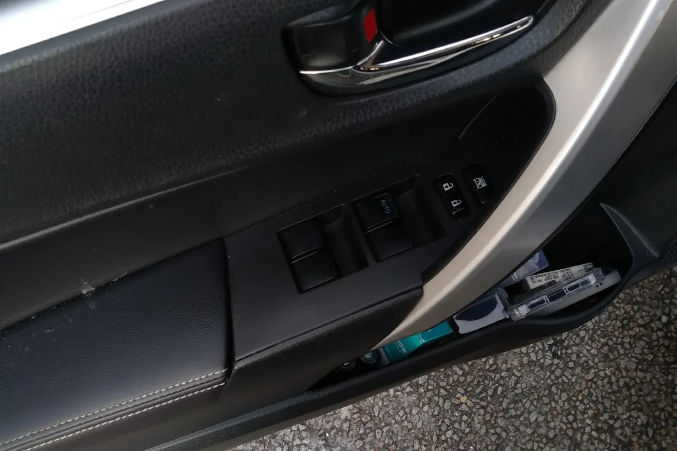 2019 Toyota Corolla Hybird E+ 1.8L 99HP L4 E-CVT PHEV 10.5KWH,autocango,china used car exporter,china ev exporter,chinese used car exporter,chinese used ev exporter