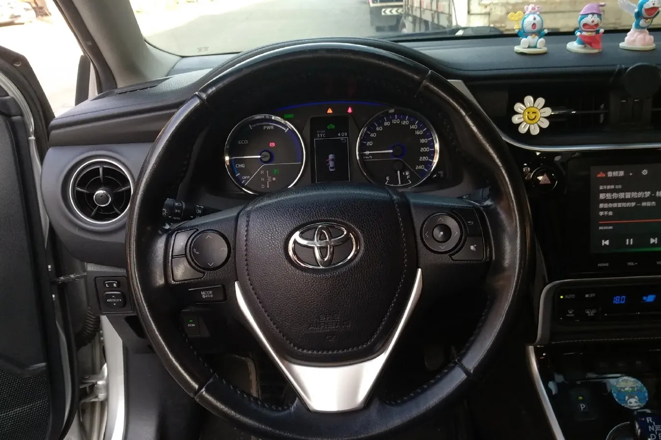 2019 Toyota Corolla Hybird E+ 1.8L 99HP L4 E-CVT PHEV 10.5KWH,autocango,china used car exporter,china ev exporter,chinese used car exporter,chinese used ev exporter