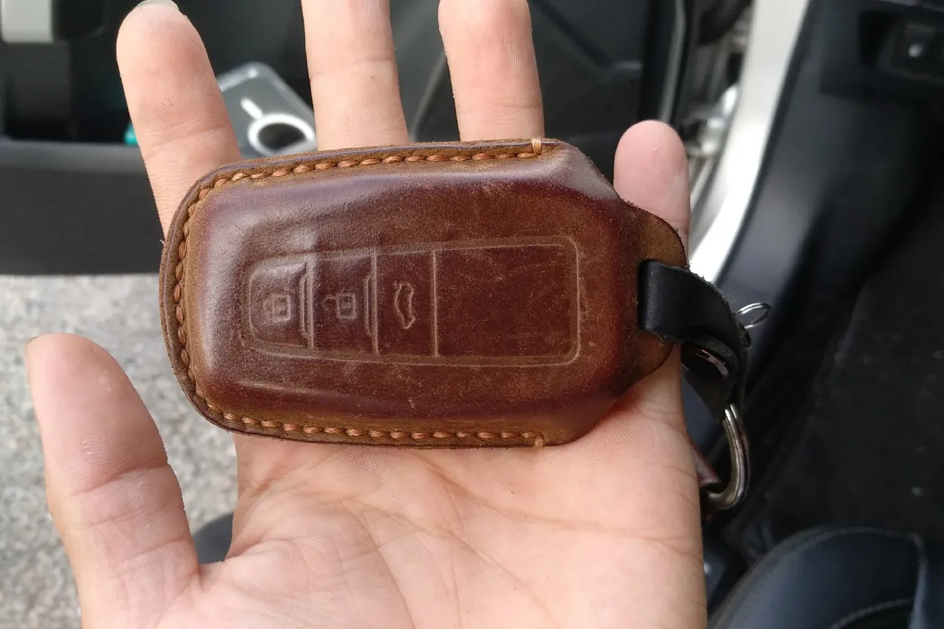 2019 Toyota Corolla Hybird E+ 1.8L 99HP L4 E-CVT PHEV 10.5KWH,autocango,china used car exporter,china ev exporter,chinese used car exporter,chinese used ev exporter