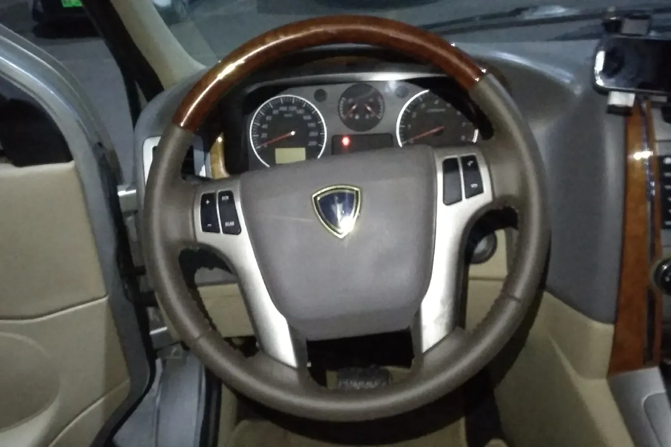 2010 JinBei Grace 2.7L 151HP L4 4AT,autocango,china used car exporter,china ev exporter,chinese used car exporter,chinese used ev exporter