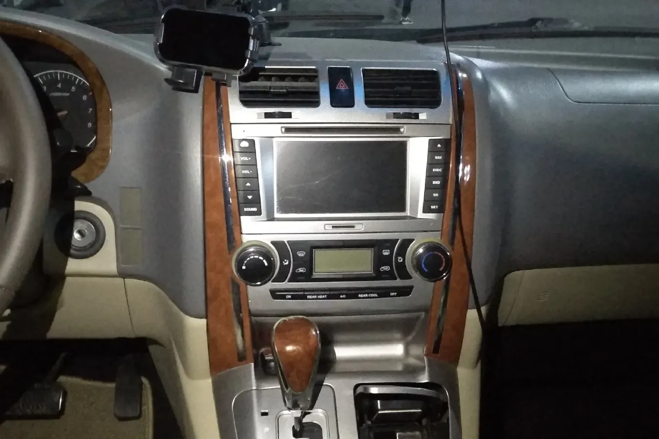 2010 JinBei Grace 2.7L 151HP L4 4AT,autocango,china used car exporter,china ev exporter,chinese used car exporter,chinese used ev exporter