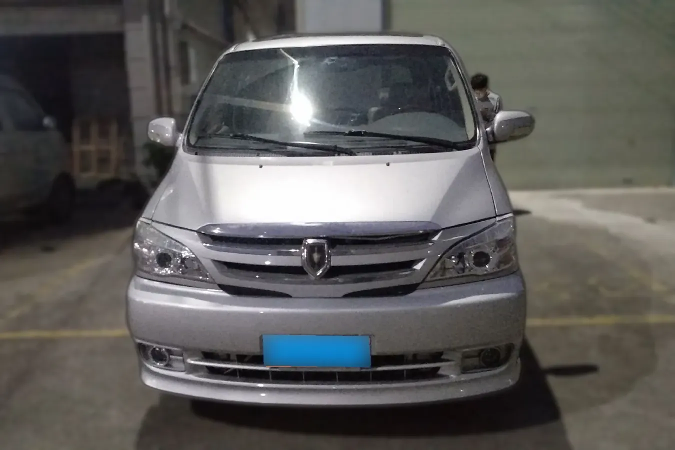 2010 JinBei Grace 2.7L 151HP L4 4AT,autocango,china used car exporter,china ev exporter,chinese used car exporter,chinese used ev exporter