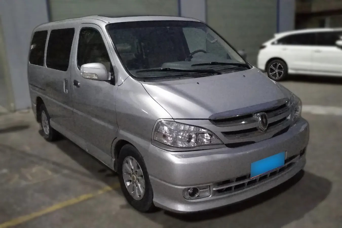 2010 JinBei Grace 2.7L 151HP L4 4AT,autocango,china used car exporter,china ev exporter,chinese used car exporter,chinese used ev exporter