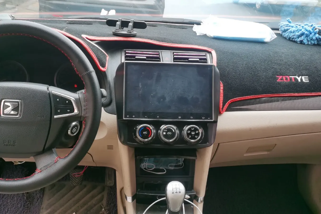 2016 Zotye Z300 1.5L 113HP L4 5MT,autocango,china used car exporter,china ev exporter,chinese used car exporter,chinese used ev exporter