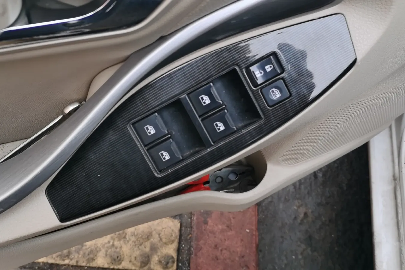 2016 Zotye Z300 1.5L 113HP L4 5MT,autocango,china used car exporter,china ev exporter,chinese used car exporter,chinese used ev exporter