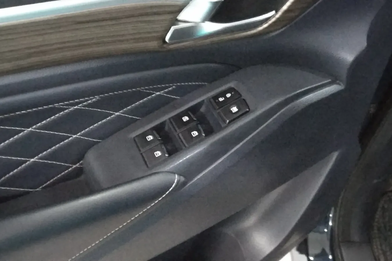 2020 GAC Trumpchi M8 2.0T 252HP L4 8AT,autocango,china used car exporter,china ev exporter,chinese used car exporter,chinese used ev exporter