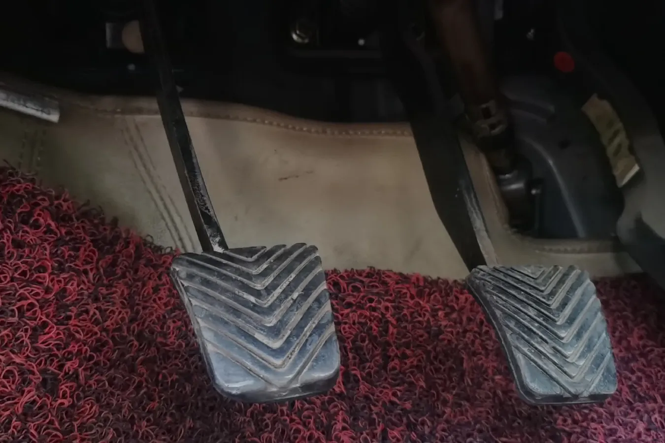 2012 JAC HeYue 1.5L 113HP L4 5MT,autocango,china used car exporter,china ev exporter,chinese used car exporter,chinese used ev exporter