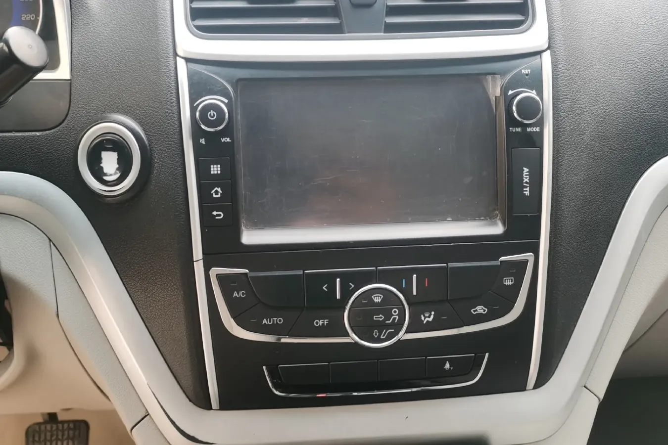 2014 Geely Emgrand 1.5L 109HP L4 5MT,autocango,china used car exporter,china ev exporter,chinese used car exporter,chinese used ev exporter