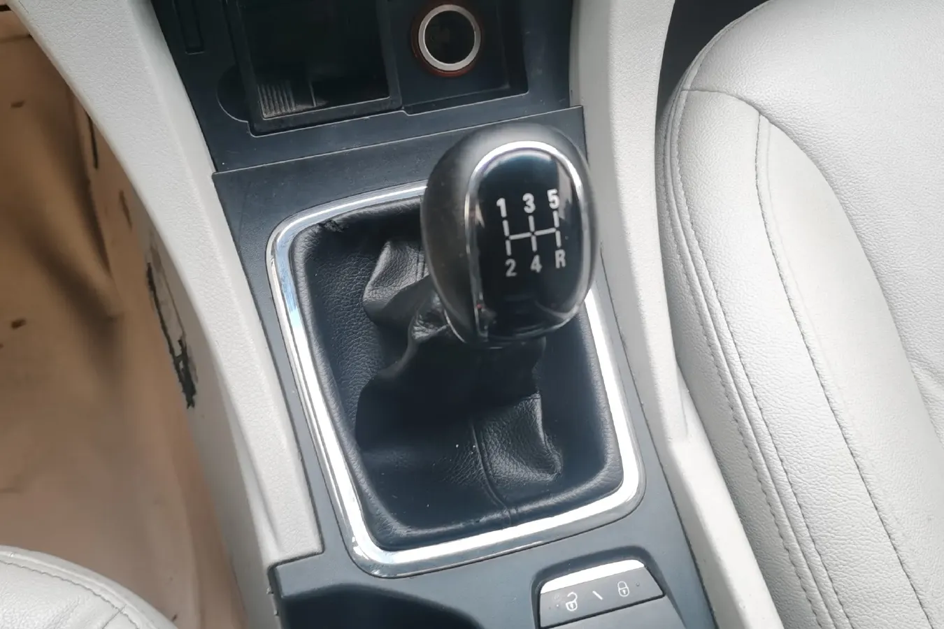 2014 Geely Emgrand 1.5L 109HP L4 5MT,autocango,china used car exporter,china ev exporter,chinese used car exporter,chinese used ev exporter