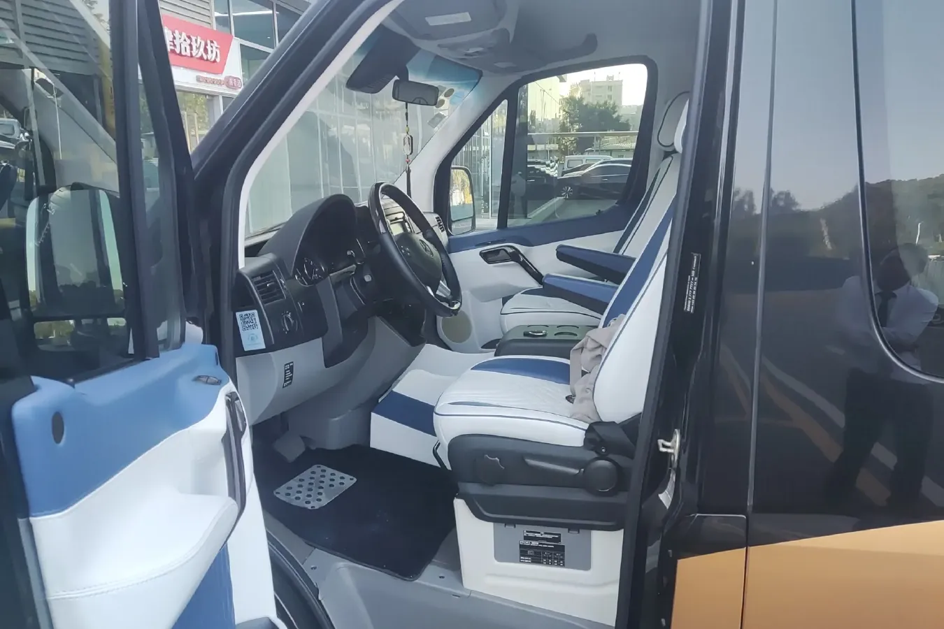 2009 Mercedes-Benz Sprinter 3.5L 258HP V6 5AT,autocango,china used car exporter,china ev exporter,chinese used car exporter,chinese used ev exporter