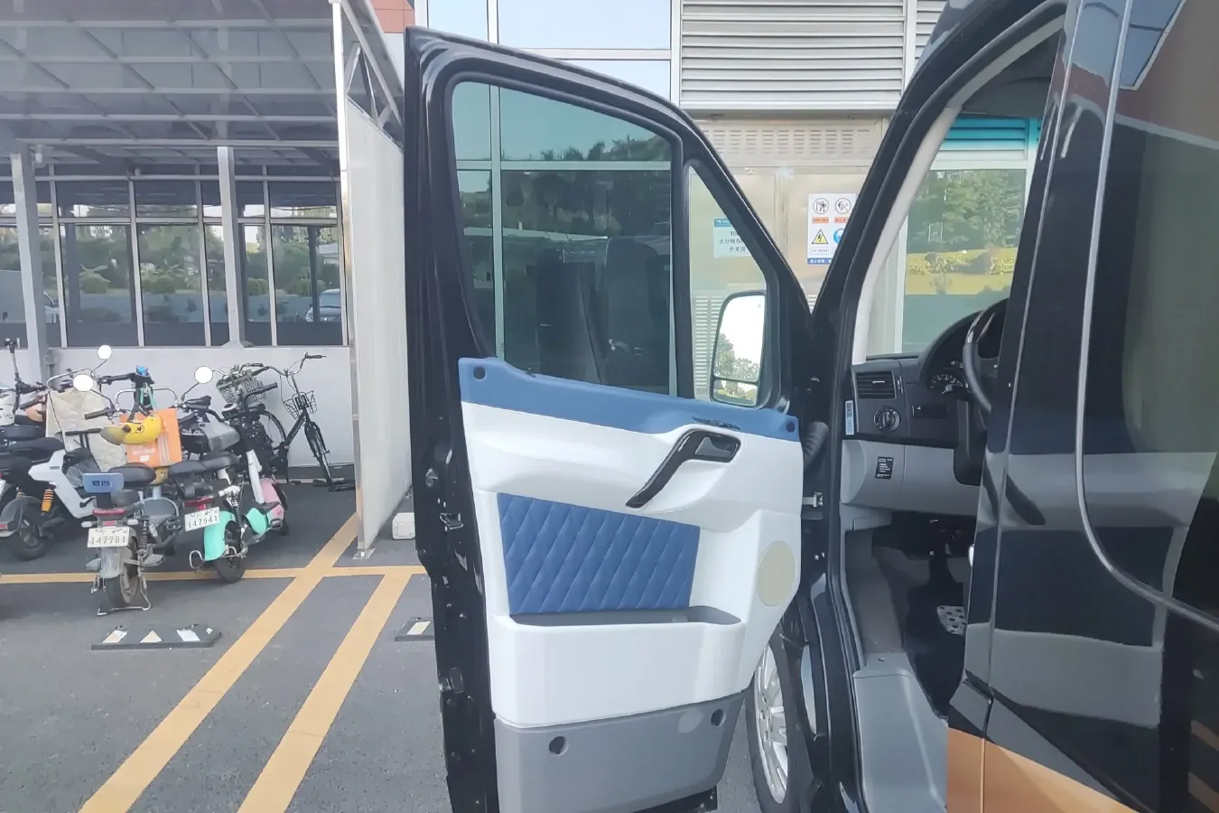 2009 Mercedes-Benz Sprinter 3.5L 258HP V6 5AT,autocango,china used car exporter,china ev exporter,chinese used car exporter,chinese used ev exporter