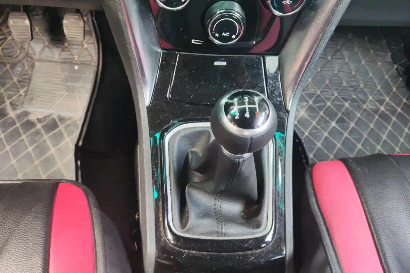 2020 BYD F3 1.5L 109HP L4 5MT,autocango,china used car exporter,china ev exporter,chinese used car exporter,chinese used ev exporter