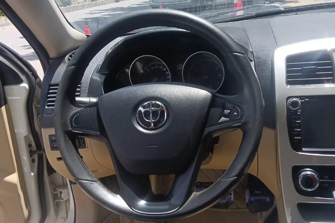 2013 Brilliance Auto H330 1.5L 105HP L4 4AT,autocango,china used car exporter,china ev exporter,chinese used car exporter,chinese used ev exporter