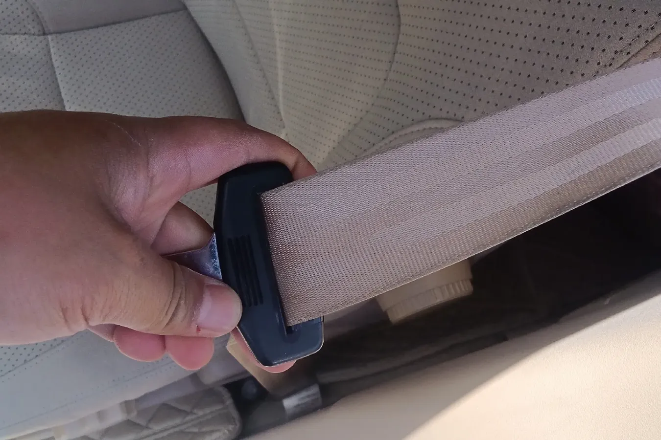 2013 Brilliance Auto H330 1.5L 105HP L4 4AT,autocango,china used car exporter,china ev exporter,chinese used car exporter,chinese used ev exporter