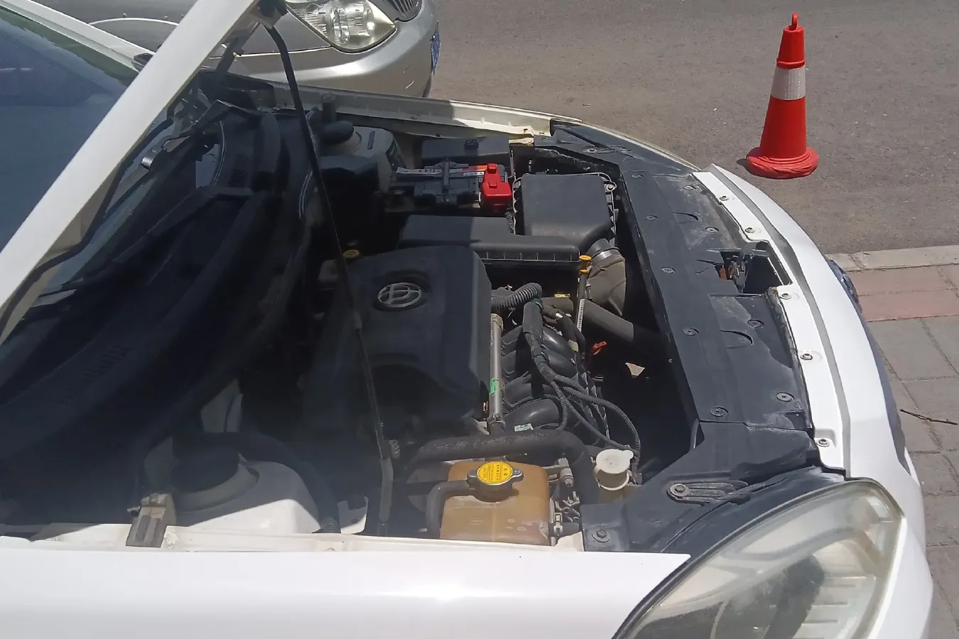 2013 Brilliance Auto H330 1.5L 105HP L4 4AT,autocango,china used car exporter,china ev exporter,chinese used car exporter,chinese used ev exporter