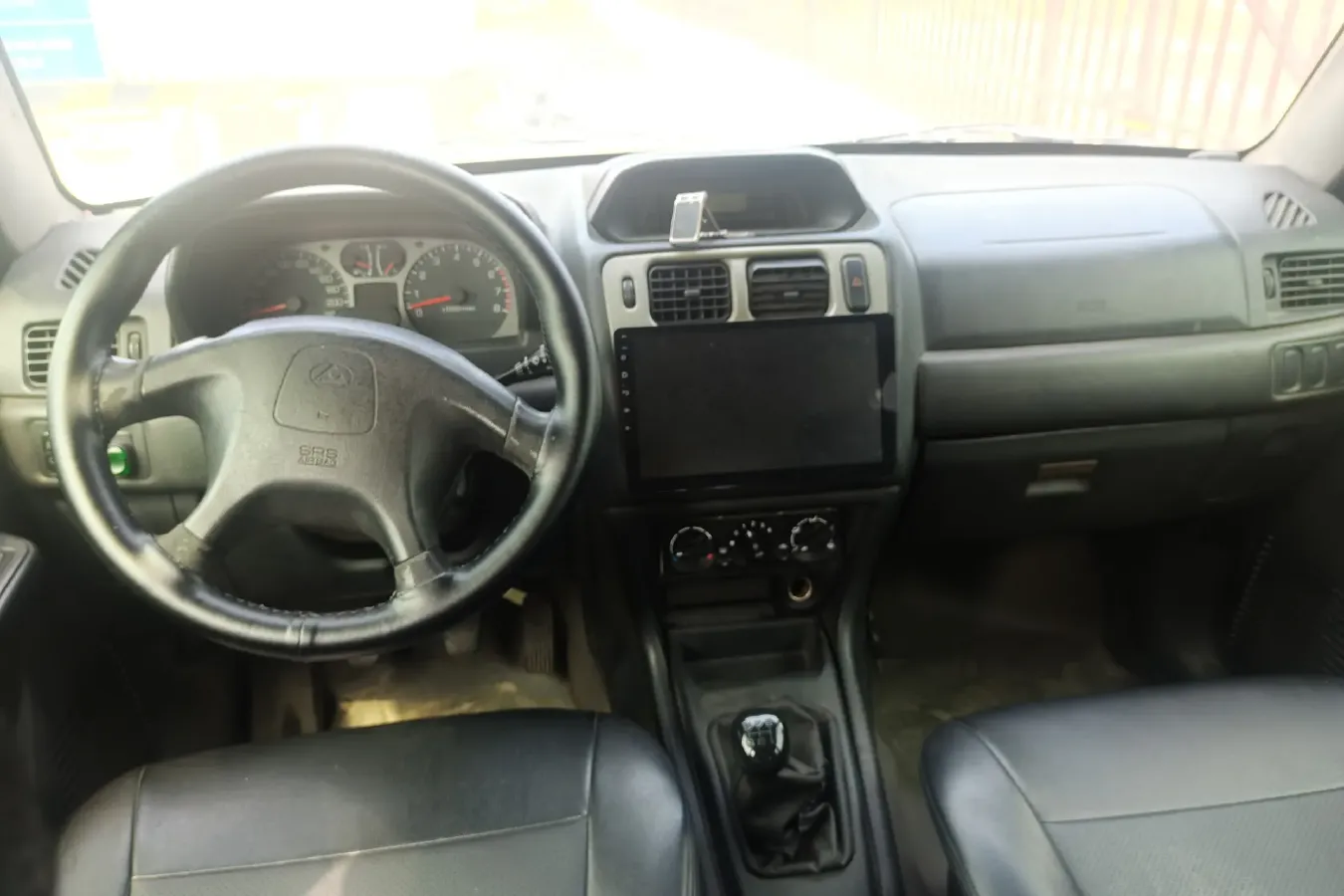 2010 Leopaard FeiTeng 2.0L 121HP L4 5MT,autocango,china used car exporter,china ev exporter,chinese used car exporter,chinese used ev exporter