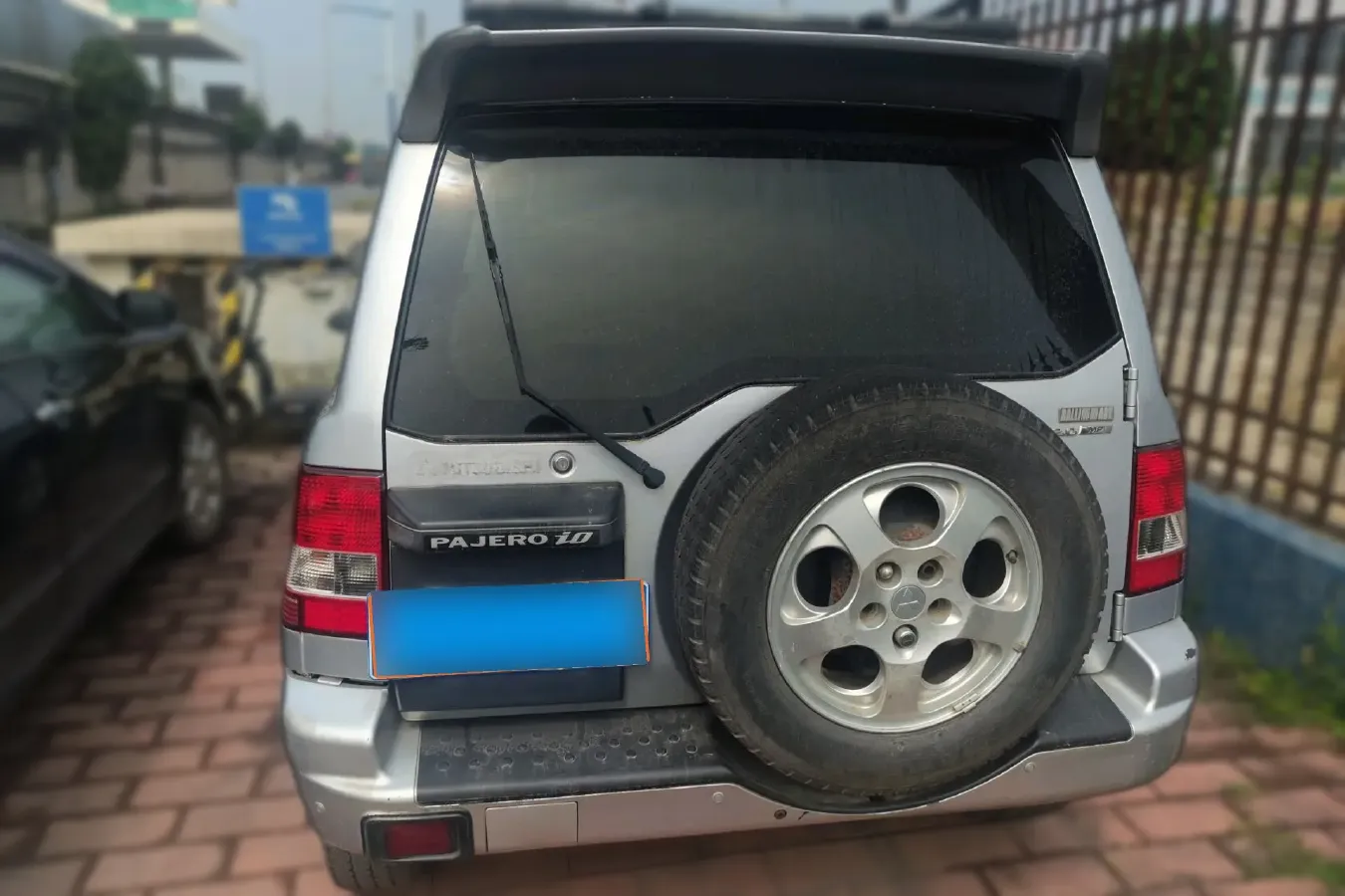 2010 Leopaard FeiTeng 2.0L 121HP L4 5MT,autocango,china used car exporter,china ev exporter,chinese used car exporter,chinese used ev exporter